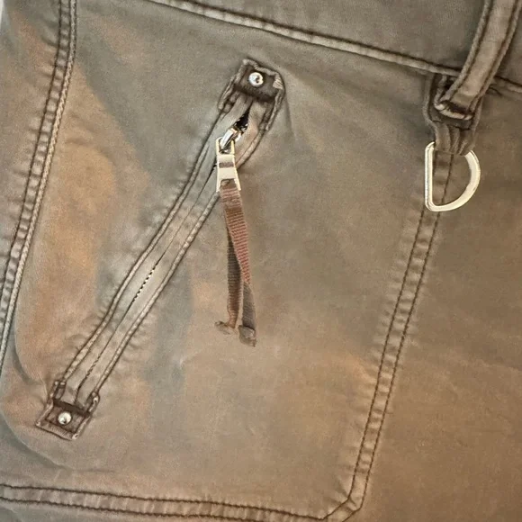 White House Black Market Tan Cargo Shorts Relaxed Fit - Picture 4 of 15